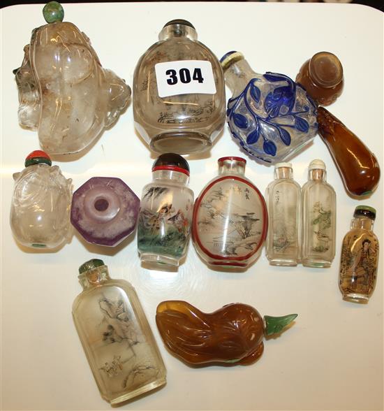 12 various snuff bottles